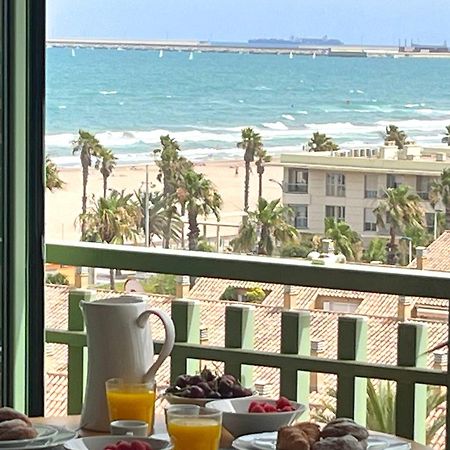 Stylish Well-Connected Beachfront Flat Валенсия Екстериор снимка
