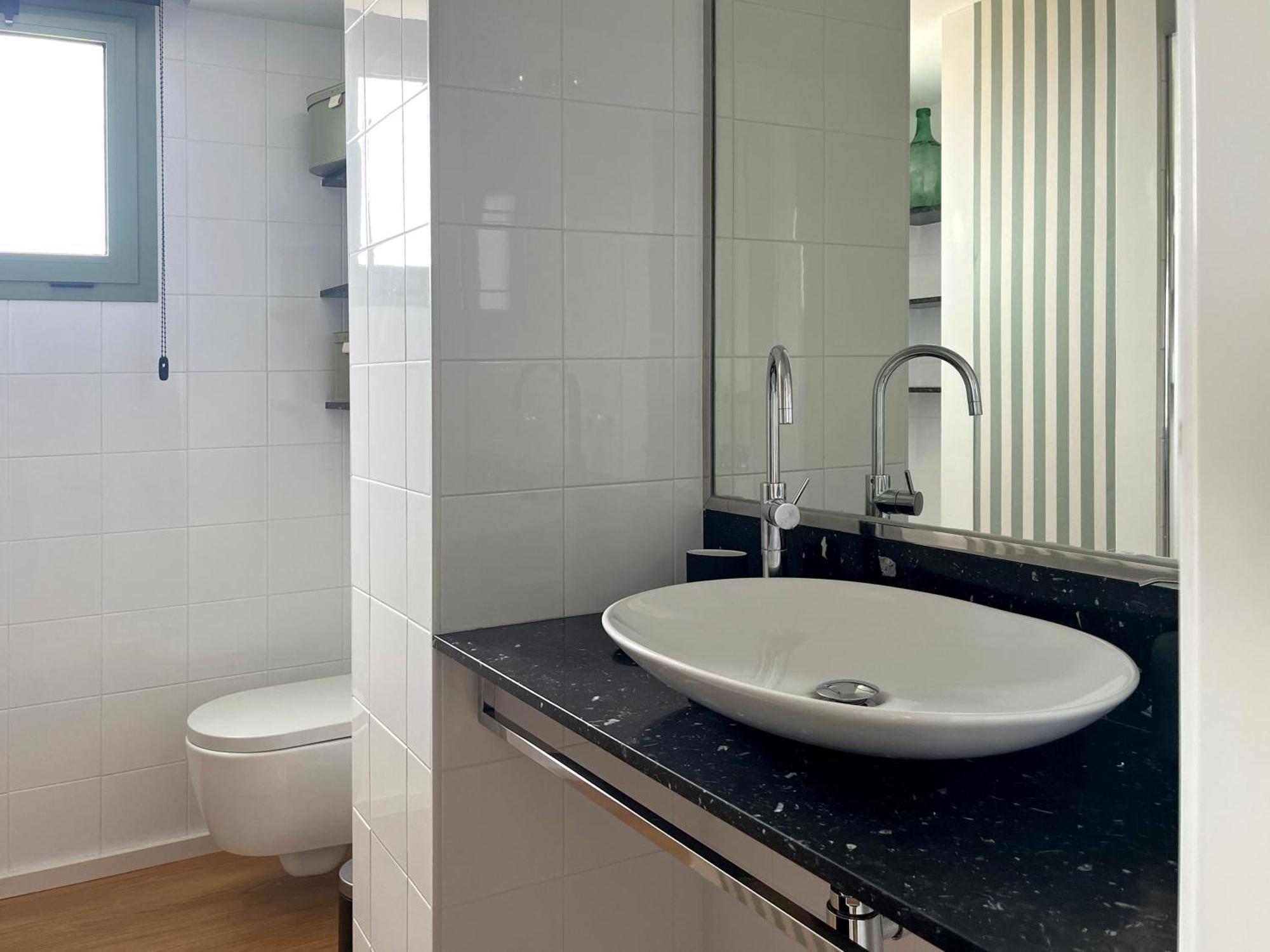 Stylish Well-Connected Beachfront Flat Валенсия Екстериор снимка