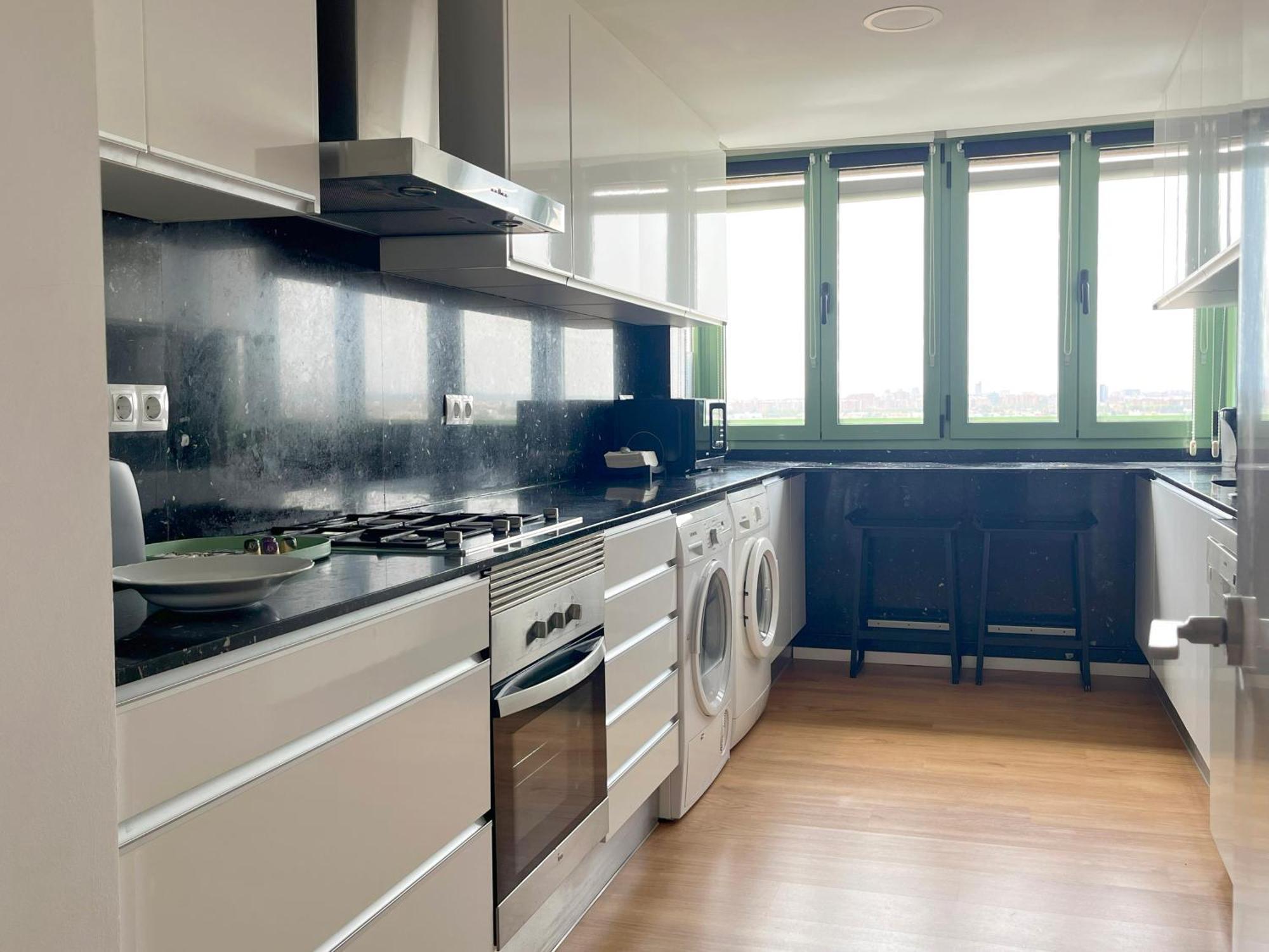 Stylish Well-Connected Beachfront Flat Валенсия Екстериор снимка