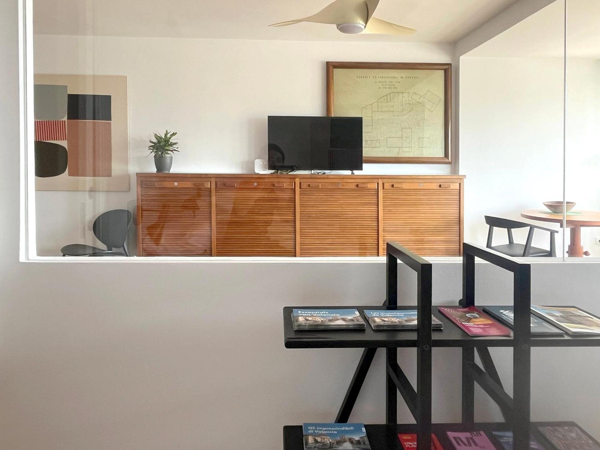 Stylish Well-Connected Beachfront Flat Валенсия Екстериор снимка