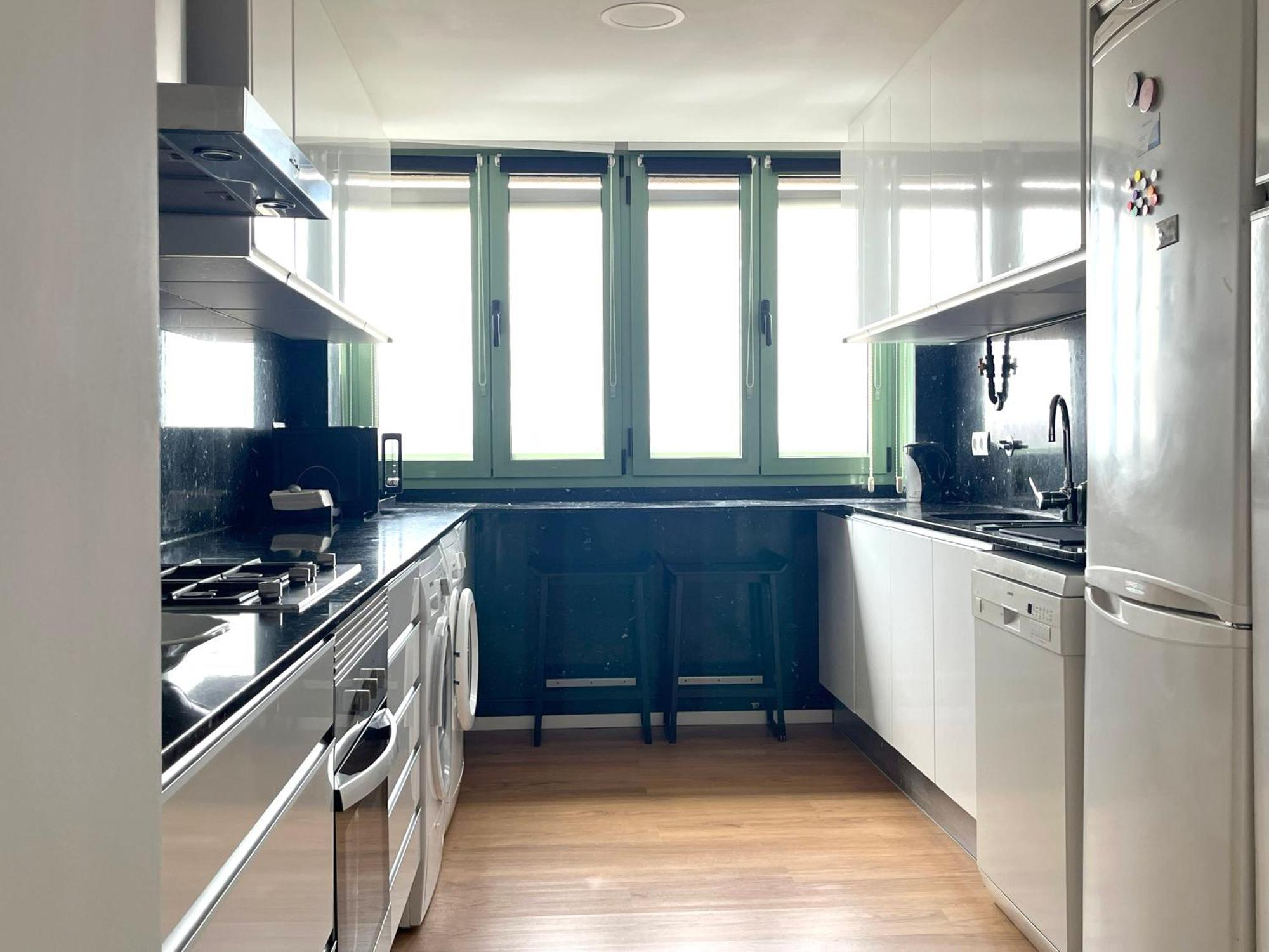 Stylish Well-Connected Beachfront Flat Валенсия Екстериор снимка